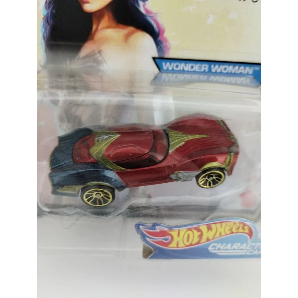 Hot Wheels Wonder Woman 1984 WW84 Character Car DC First‎ Appearance NIP